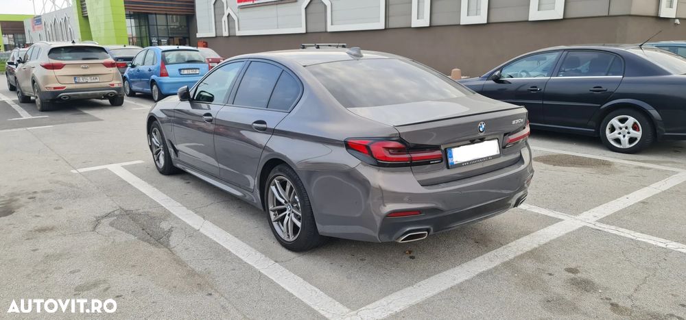 BMW Seria 5 520i AT - 7