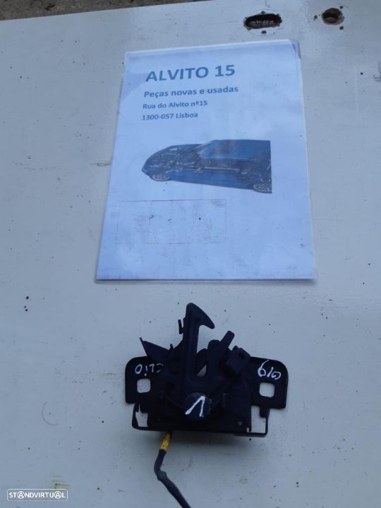 fecho do capô Renault Clio IV - 1