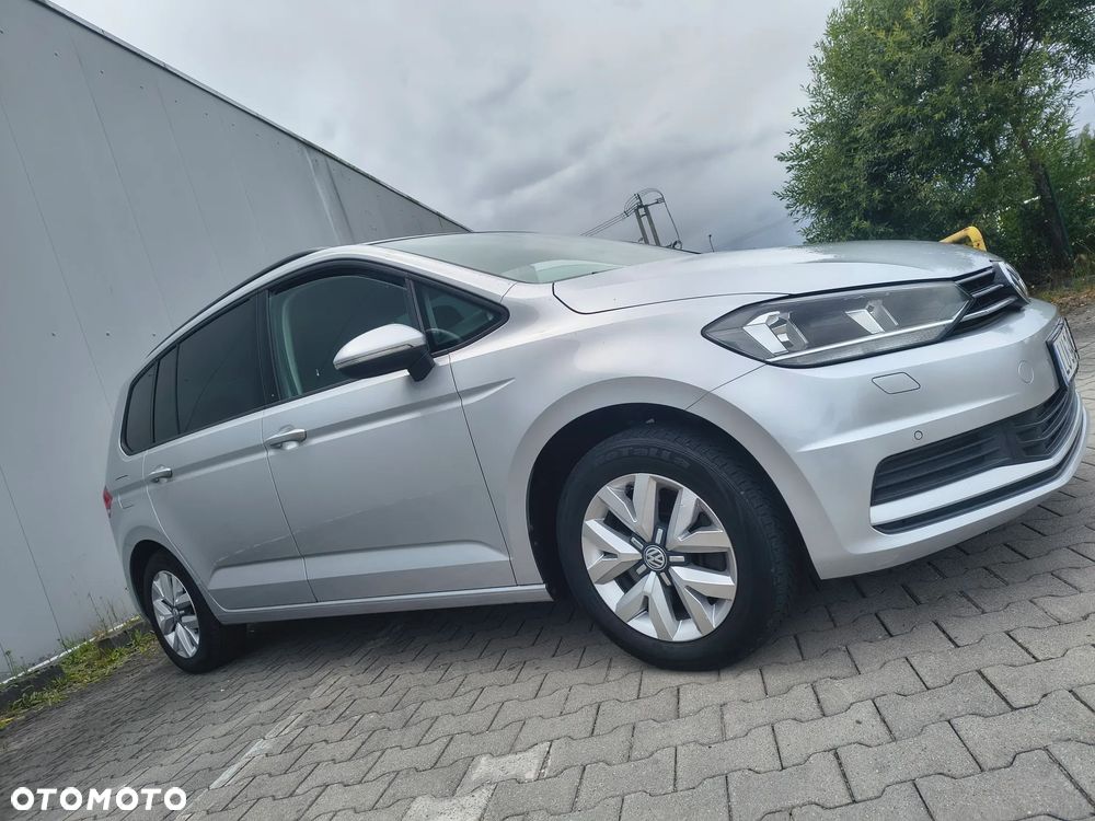 Volkswagen Touran - 4