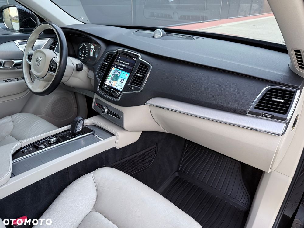 Volvo XC 90 D5 AWD Momentum 7os - 18