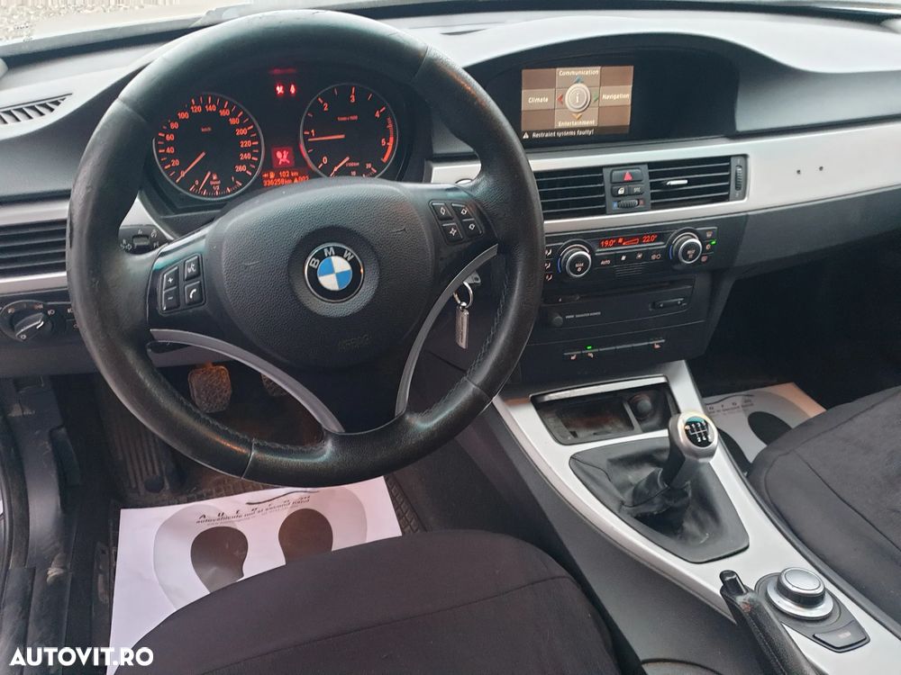 BMW Seria 3 320d DPF Efficient Dynamics Edition - 20