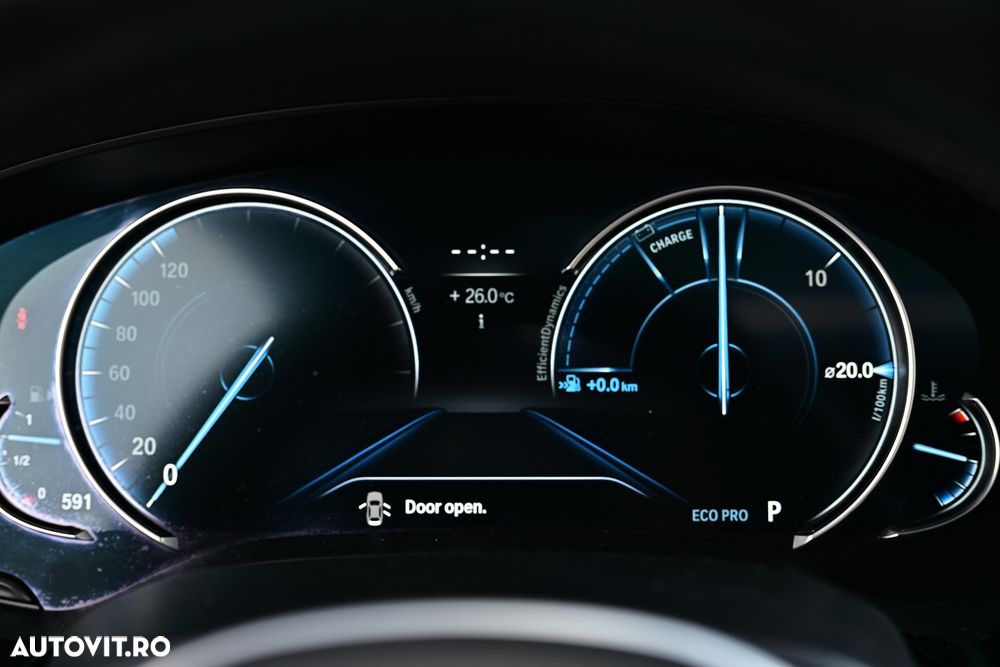 BMW Seria 5 530i xDrive AT - 33