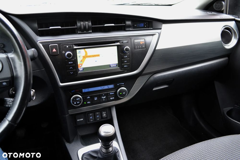 Toyota Auris 2.0 D-4D Premium - 15