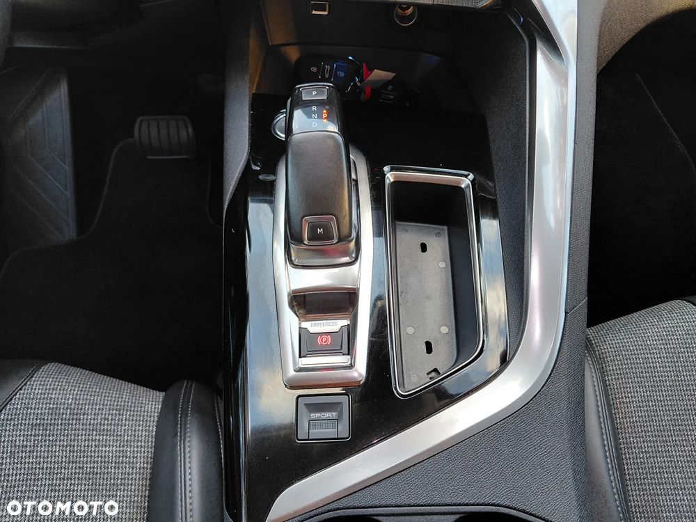 Peugeot 3008 BlueHDi 120 EAT6 Stop & Start Business Line - 27