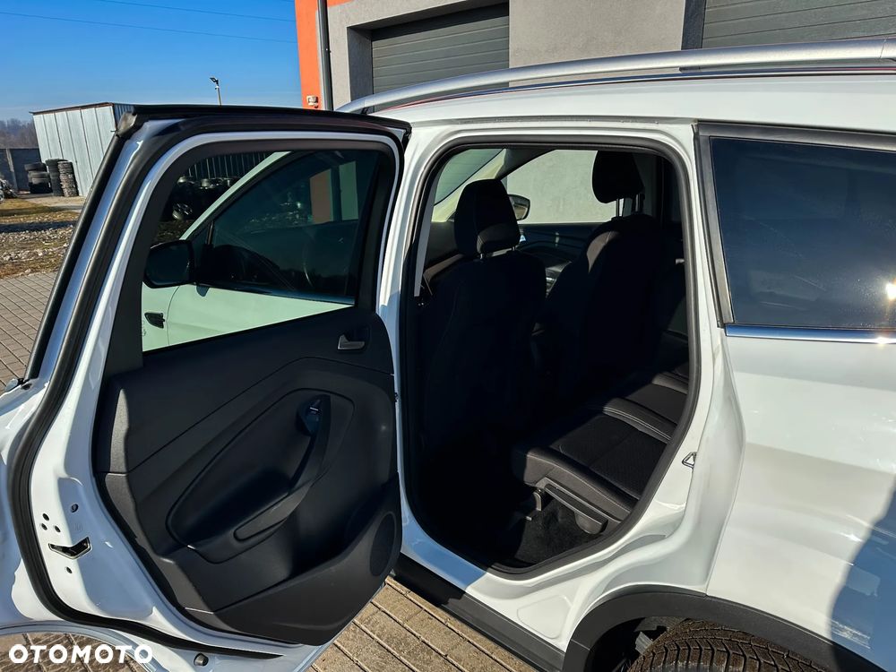 Ford Kuga - 26
