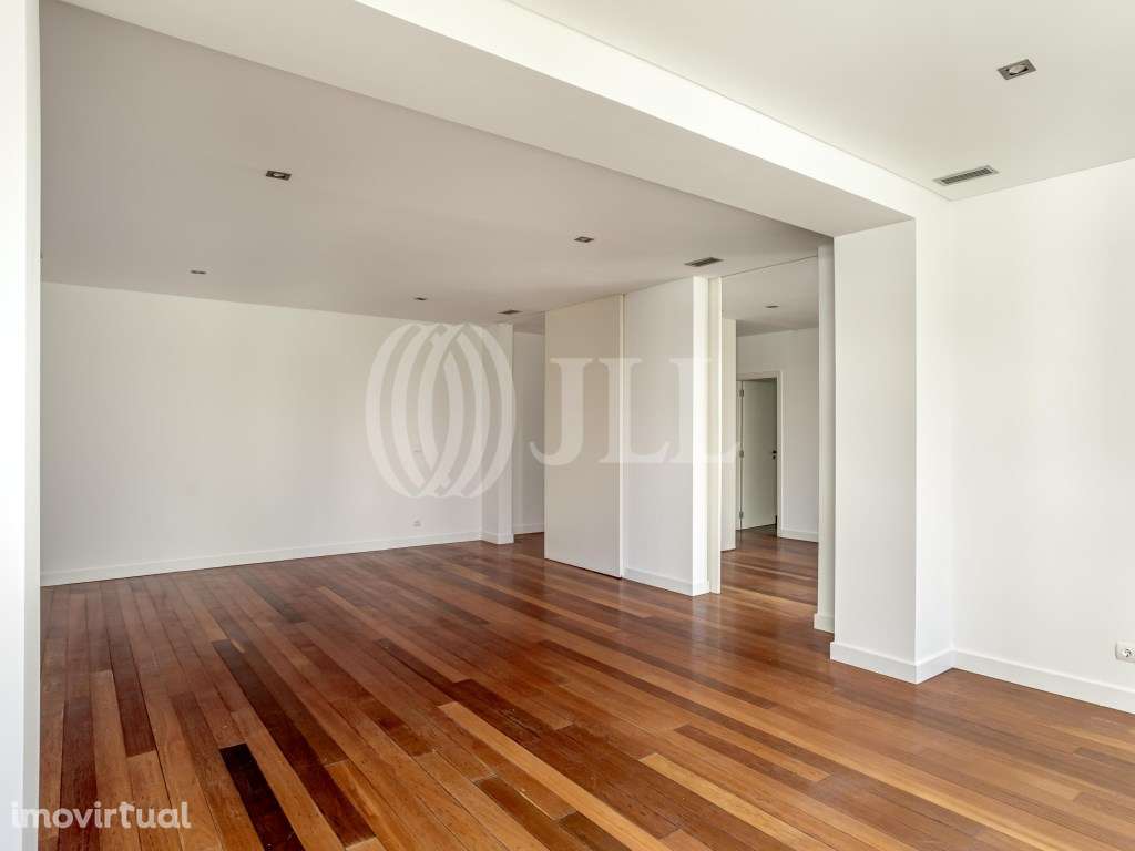 Apartamento T4 nas Avenidas Novas, Lisboa - Grande imagem: 3/32
