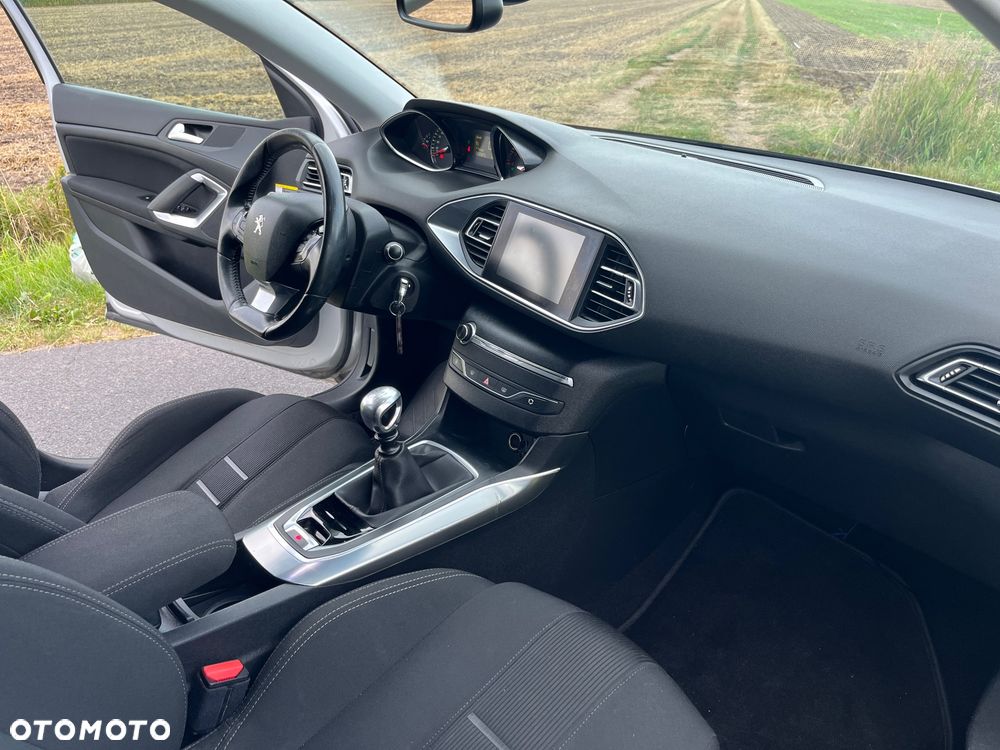 Peugeot 308 2.0 Blue HDi Allure S&S - 16