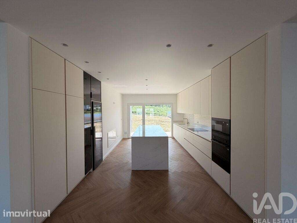 Moradia térrea T4 em Leiria, Pousos, Barreira e Cortes de 157,16 m2 - Grande imagem: 2/23