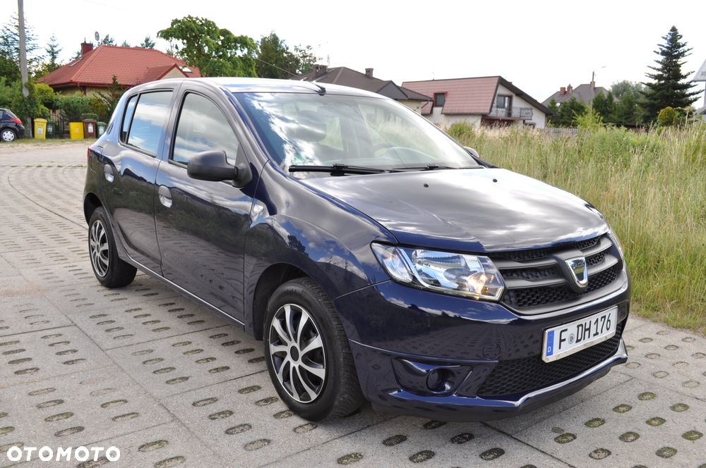 Dacia Sandero 1.2 16V 75 Celebration - 11