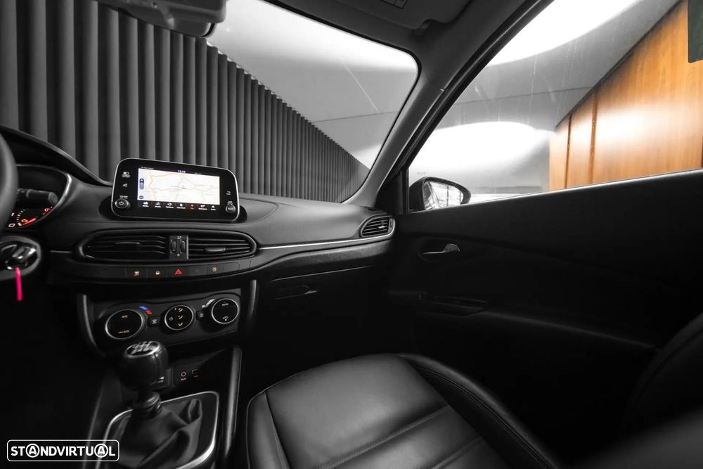 Fiat Tipo Station Wagon 1.6 M-Jet Lounge - 14