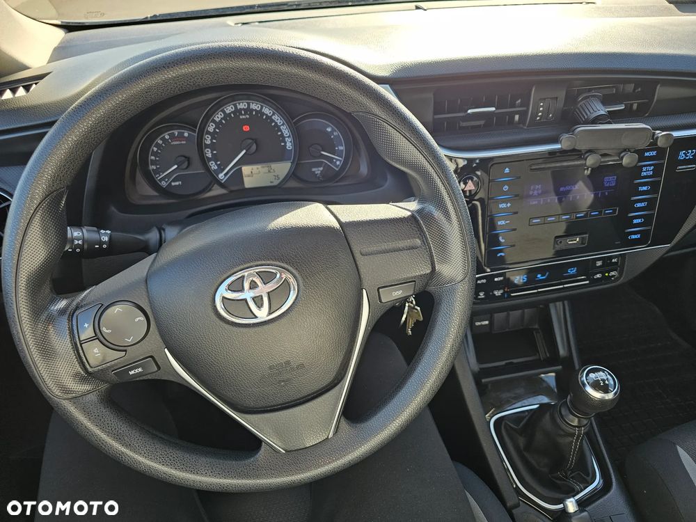 Toyota Auris 1.33 VVT-i Active - 19
