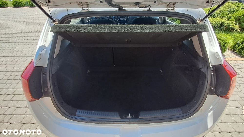 Kia Ceed - 10