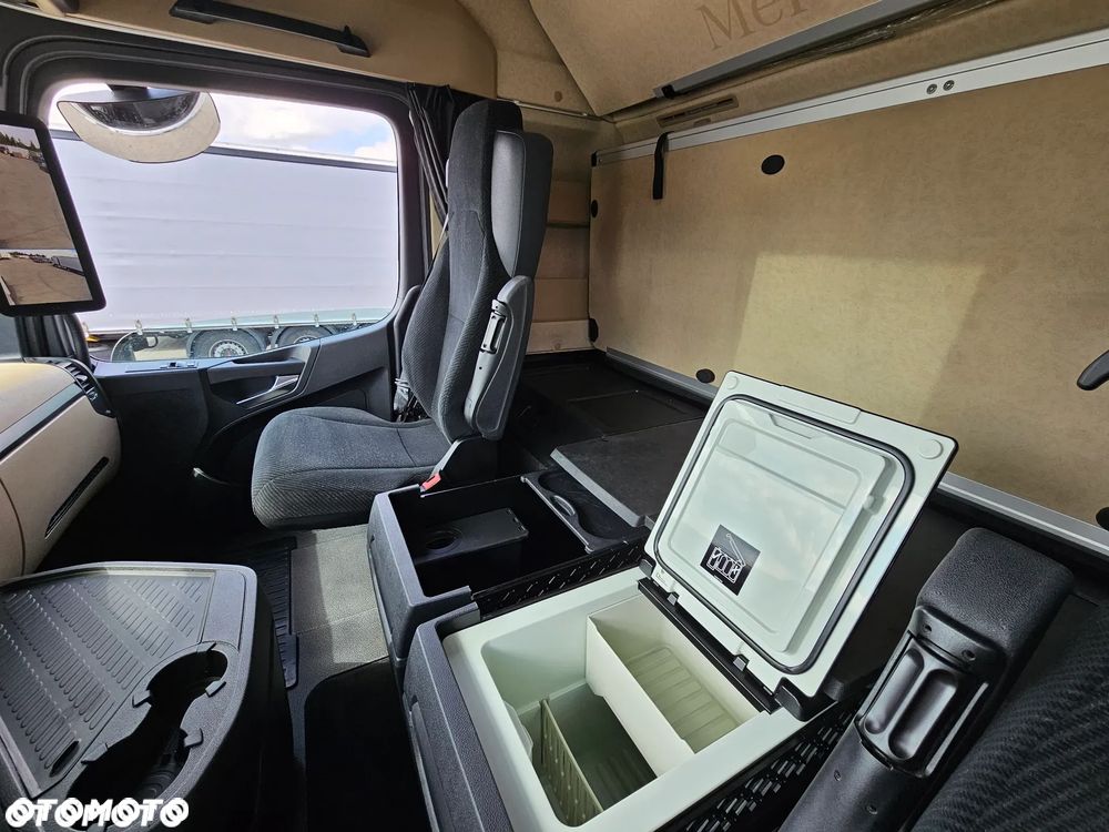 Mercedes-Benz Actros - 6