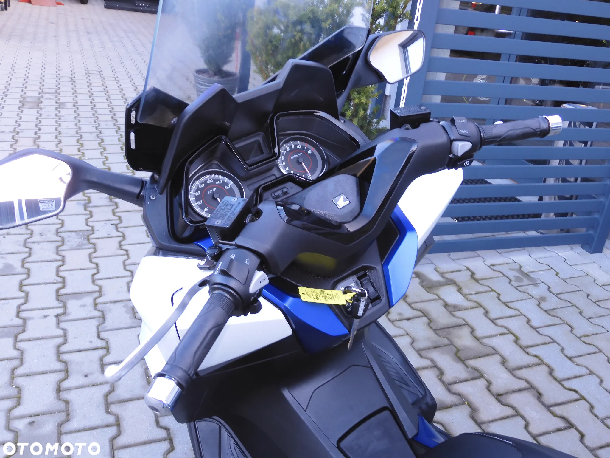 Honda NSS - 19