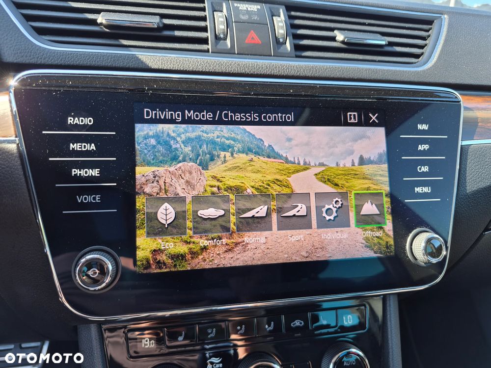 Skoda Superb 2.0 TSI 4x4 Scout DSG - 11