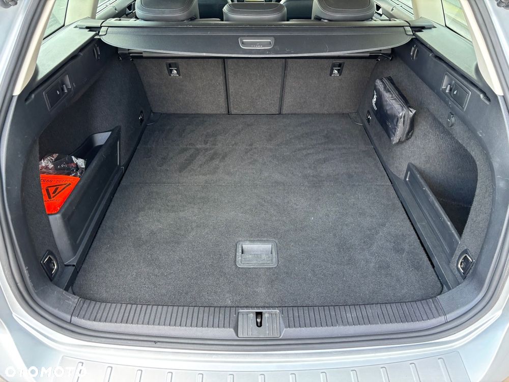 Volkswagen Passat - 27