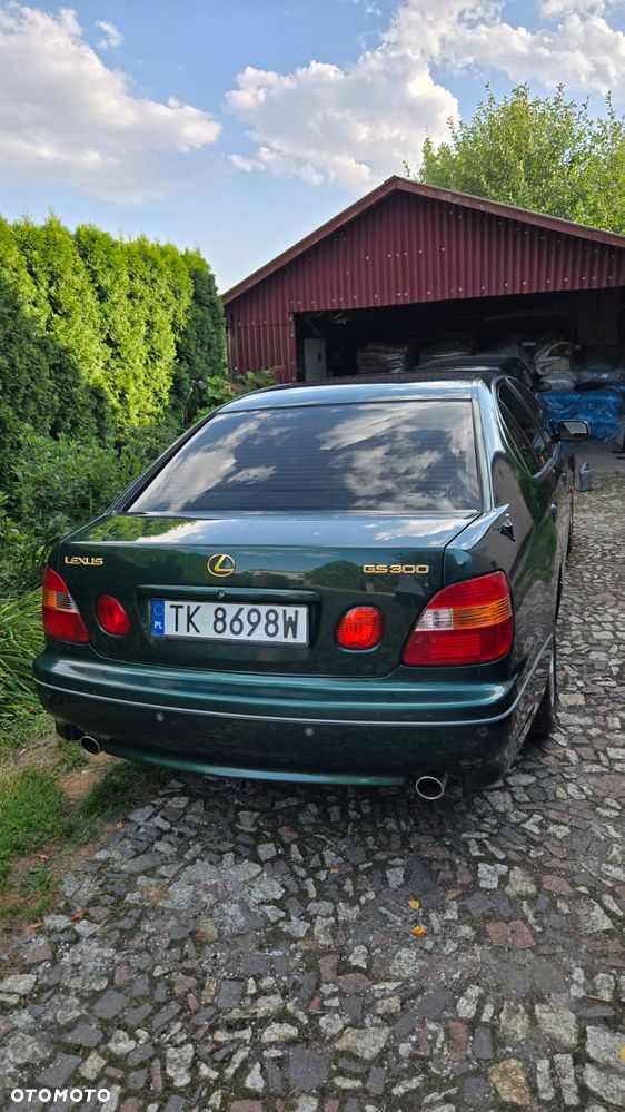 Lexus GS - 10