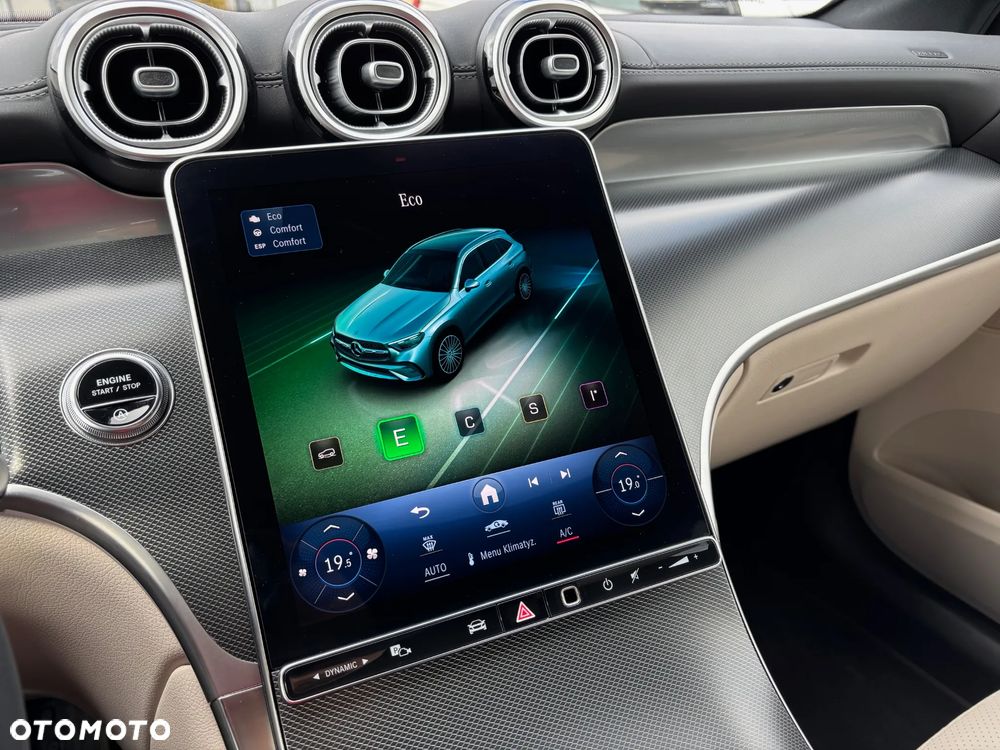 Mercedes-Benz GLC - 25