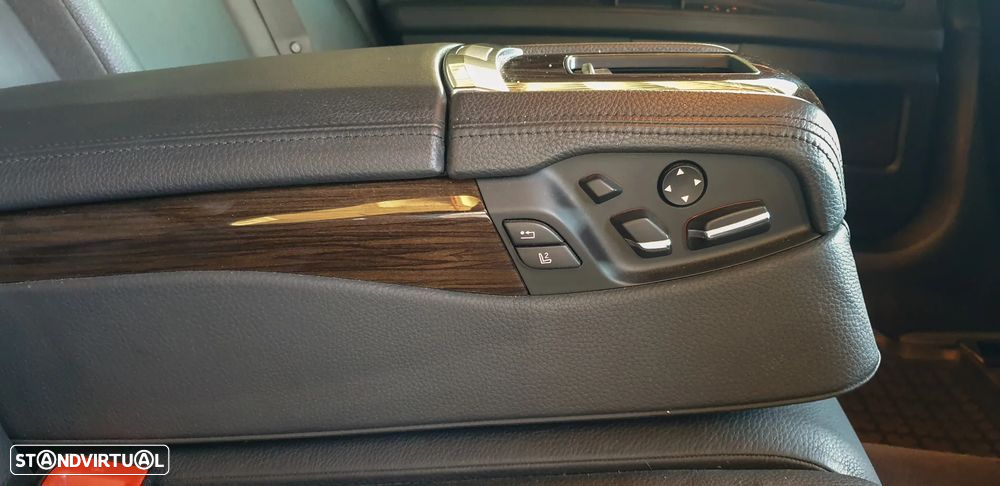BMW 750 Li - 12