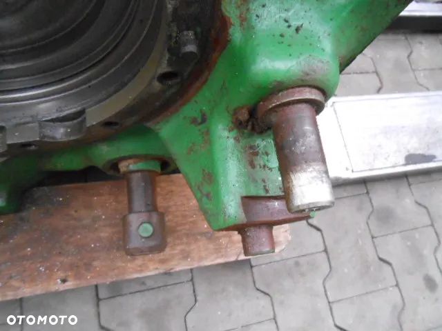 Obudowa tylnego mostu IVT John Deere 6920 - 10