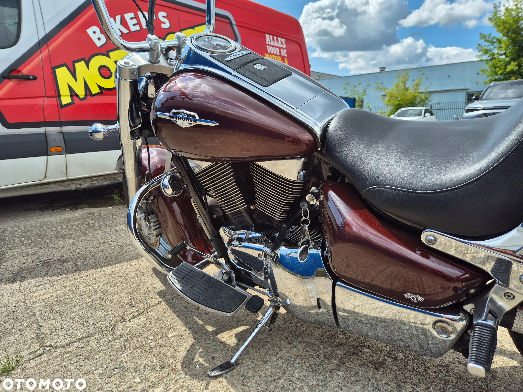 Suzuki Intruder - 9
