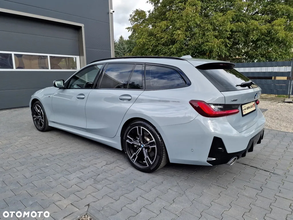 BMW Seria 3 330i xDrive M Sport - 13