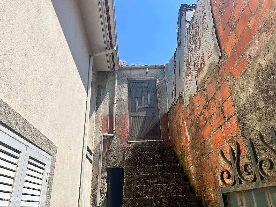 Moradia T2 para venda - Grande imagem: 2/11