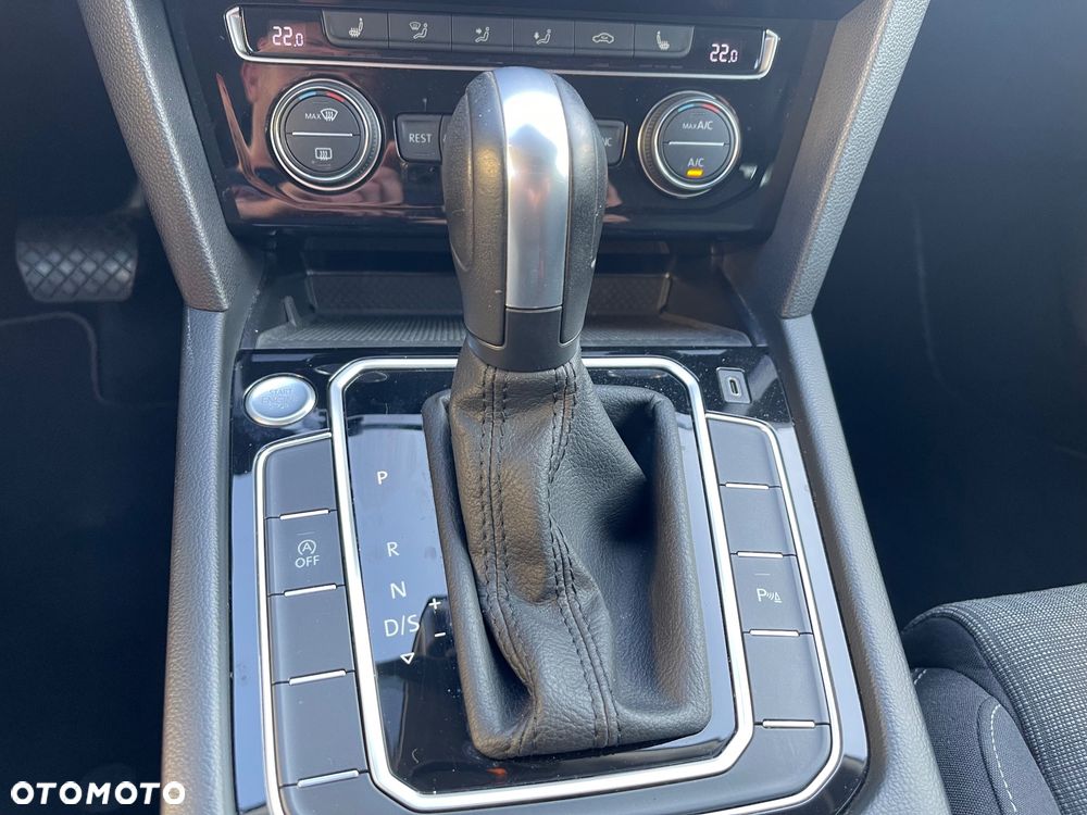Volkswagen Passat - 27