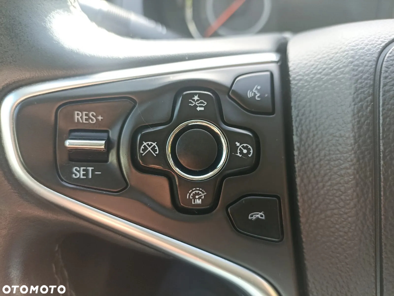 Opel Insignia - 21
