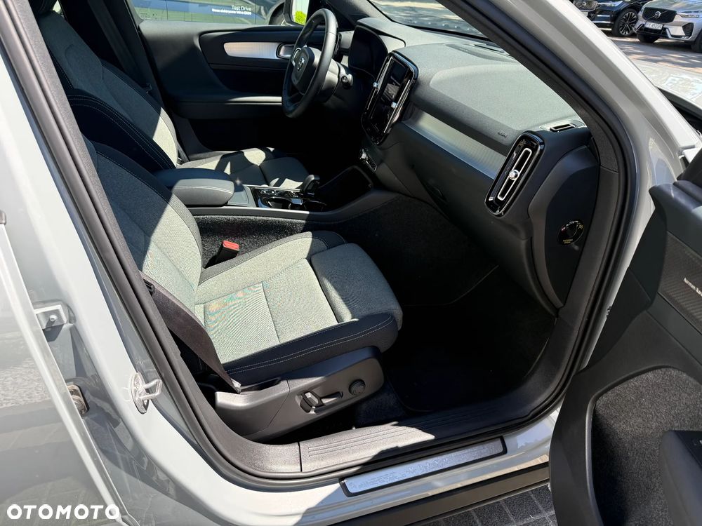 Volvo XC 40 B3 Plus Dark - 13