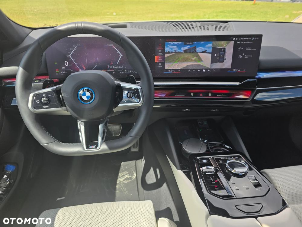 BMW Seria 5 550e xDrive PHEV M Sport - 21
