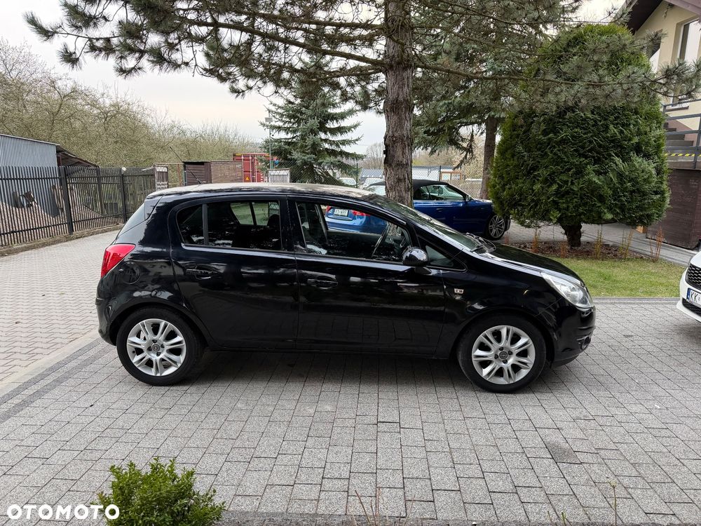 Opel Corsa 1.2 16V Cosmo - 4