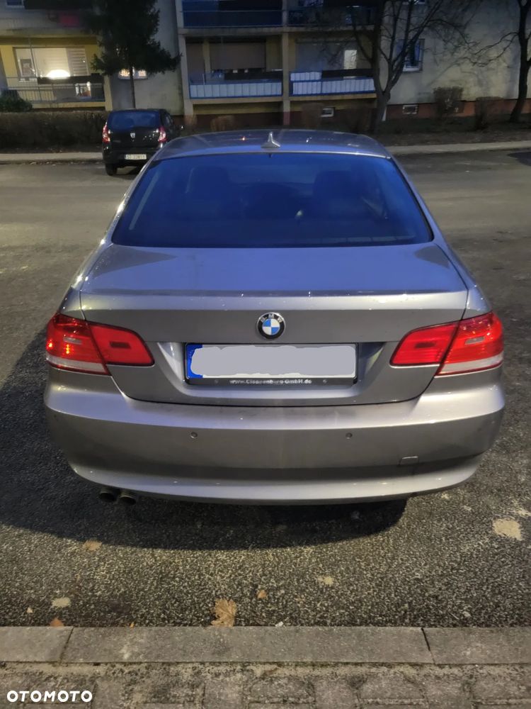 BMW Seria 3 325i - 4