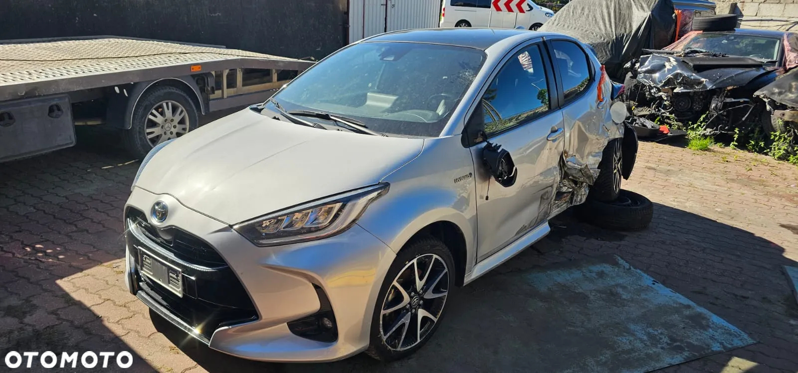 Toyota Yaris Hybrid 116 1.5 VVT-i Black&White - 3