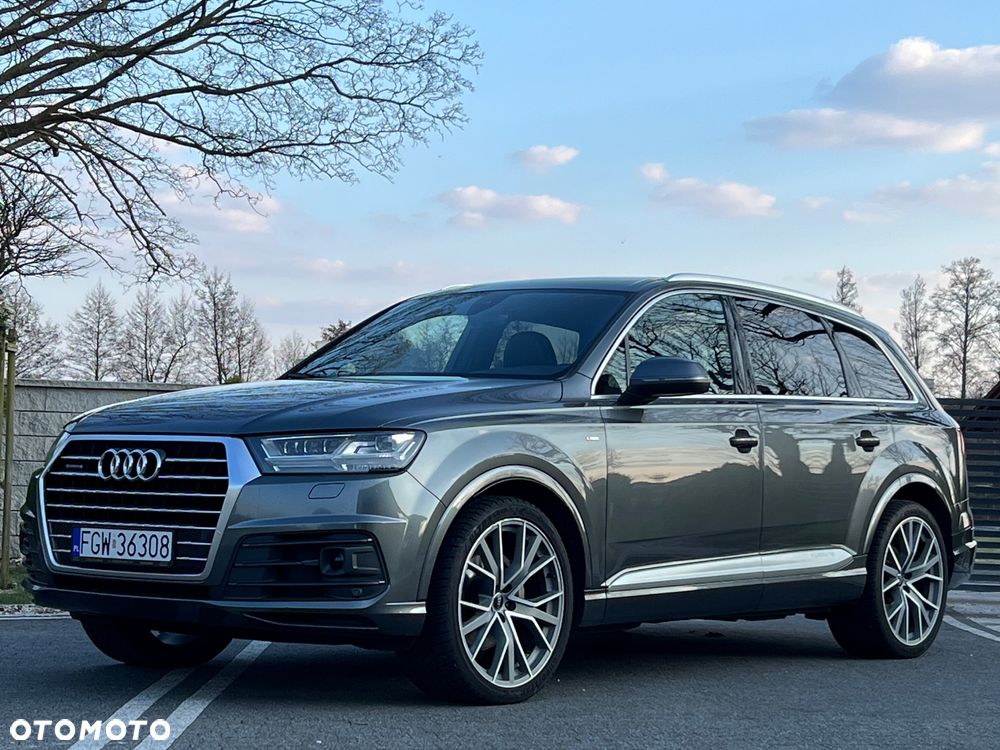 Audi Q7 - 1