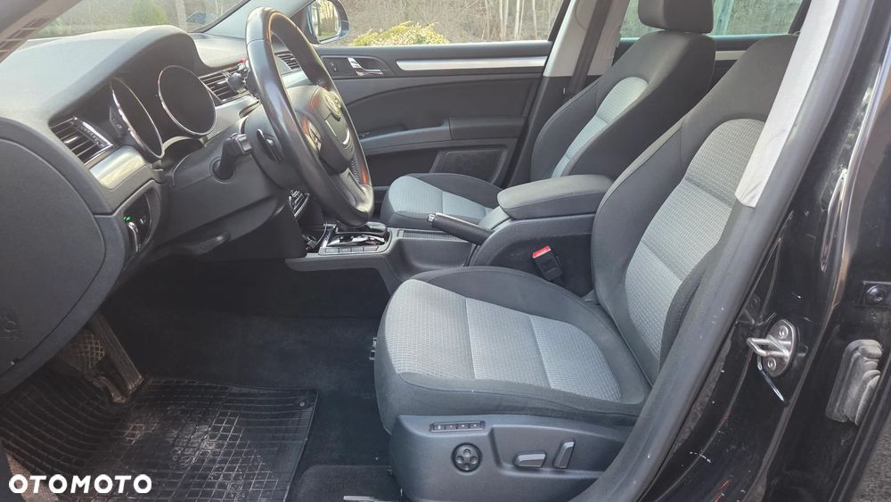 Skoda Superb 2.0 TDI DSG Ambition - 19