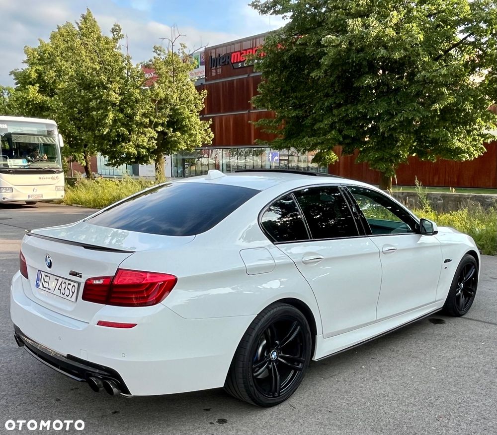 BMW Seria 5 550i xDrive Sport-Aut - 13