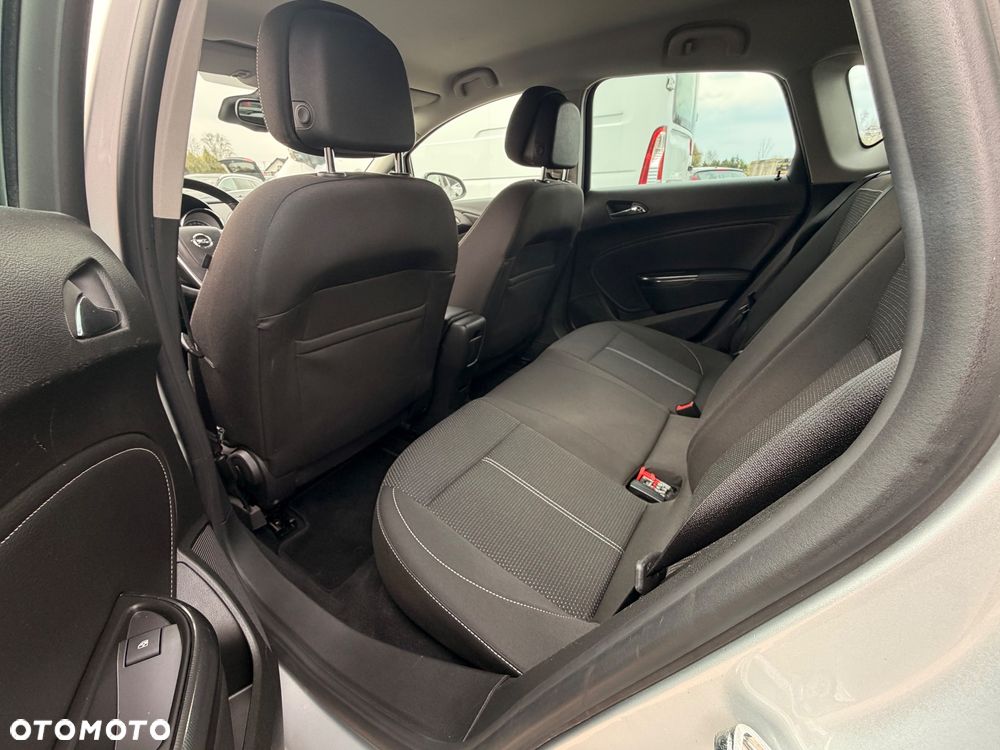 Opel Astra 2.0 CDTI DPF Innovation - 11