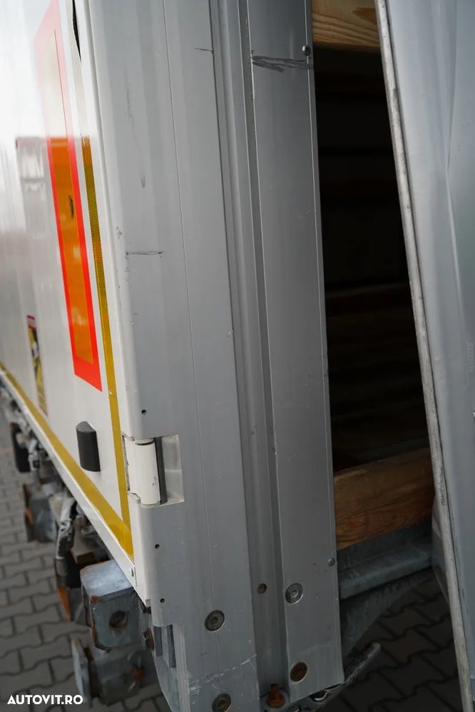 Fruehauf CITYLINER CORTINĂ / 1 AXĂ / DIRECȚIE / LUNGIME 11 M / CUREA CĂRUCIOR / PODEA REZISTENTĂ - 22