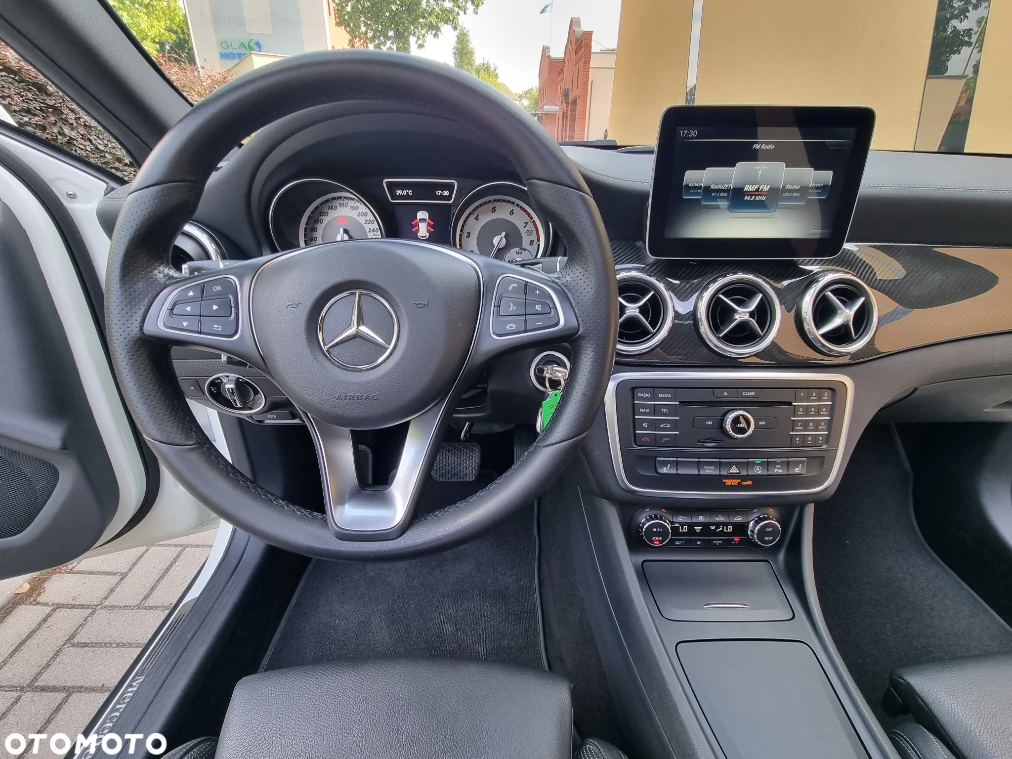 Mercedes-Benz GLA 250 7G-DCT Urban - 30