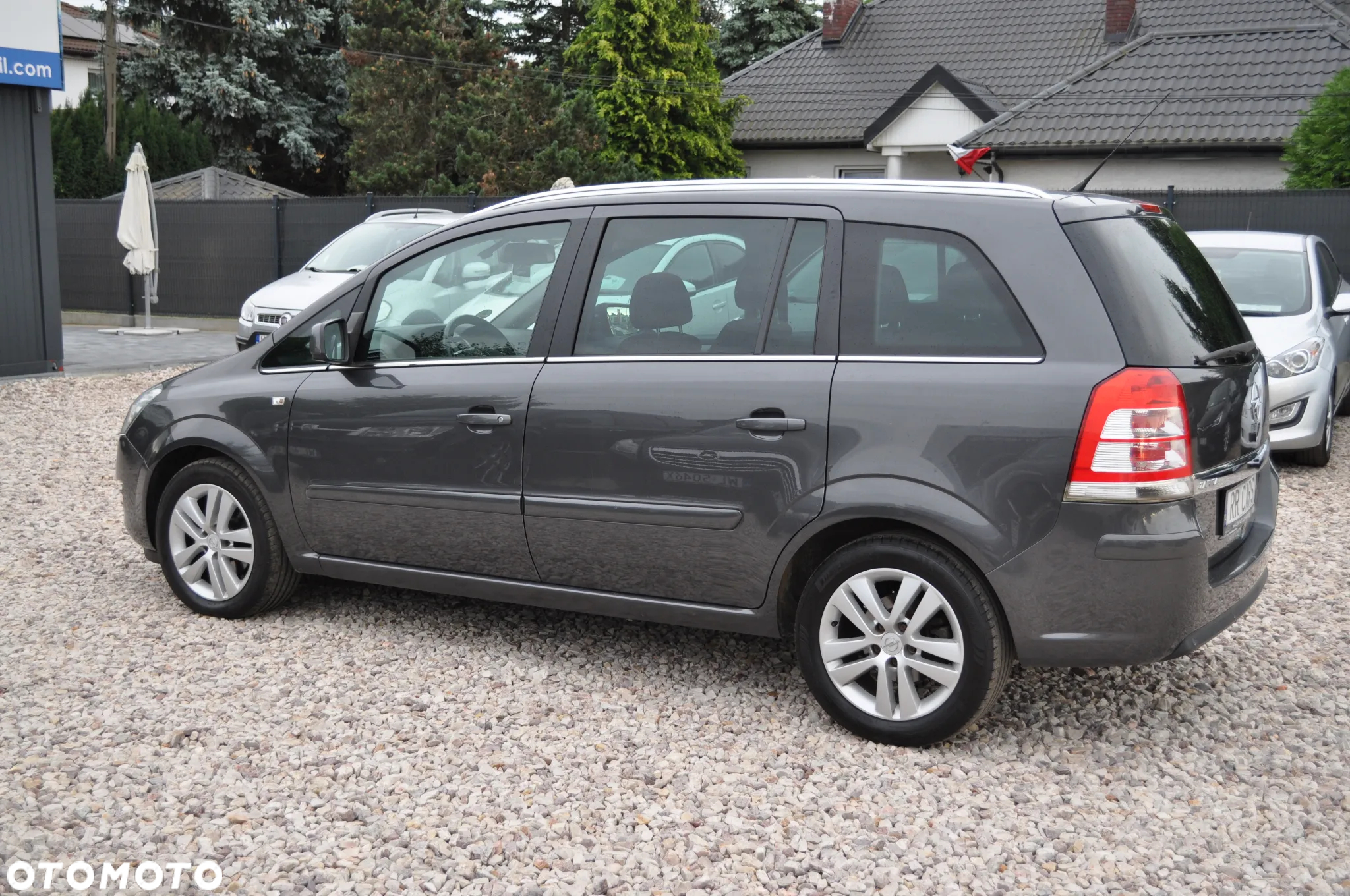 Opel Zafira 1.8 Cosmo - 11
