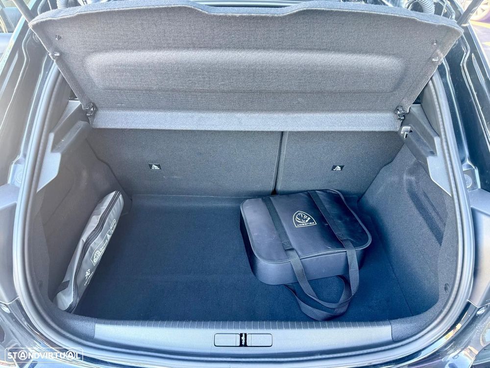 Peugeot e-208 50 kWh GT Pack - 12