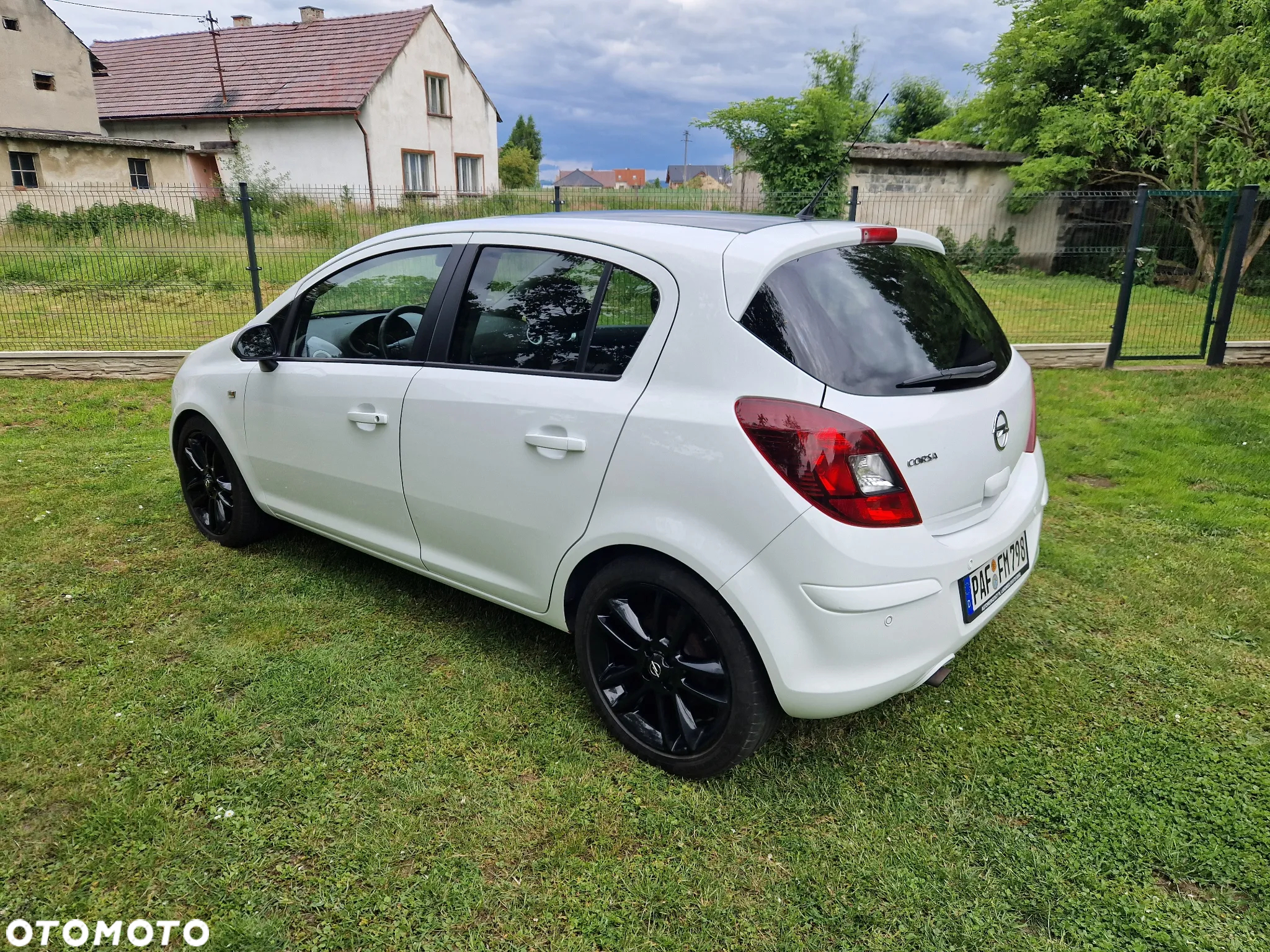 Opel Corsa 1.4 T Color Edition S&S - 4