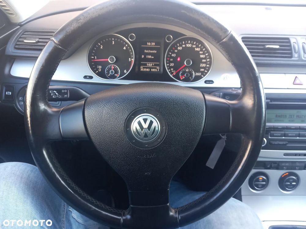 Volkswagen Passat 2.0 TDI BlueMotion Technology Comfortline - 34