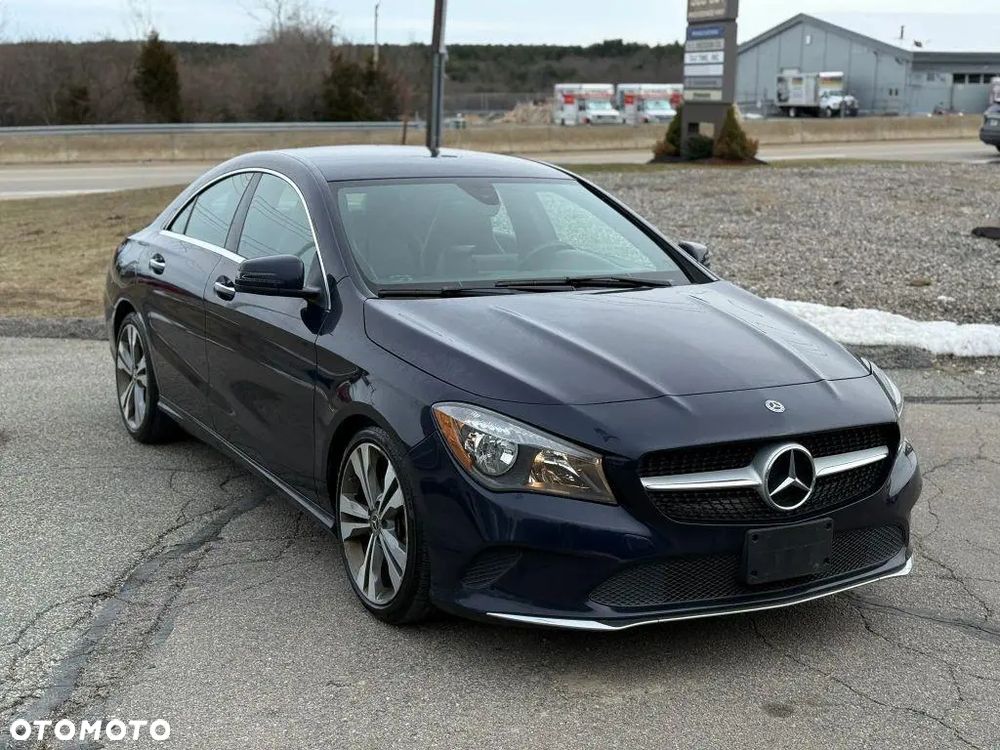 Mercedes-Benz CLA - 4
