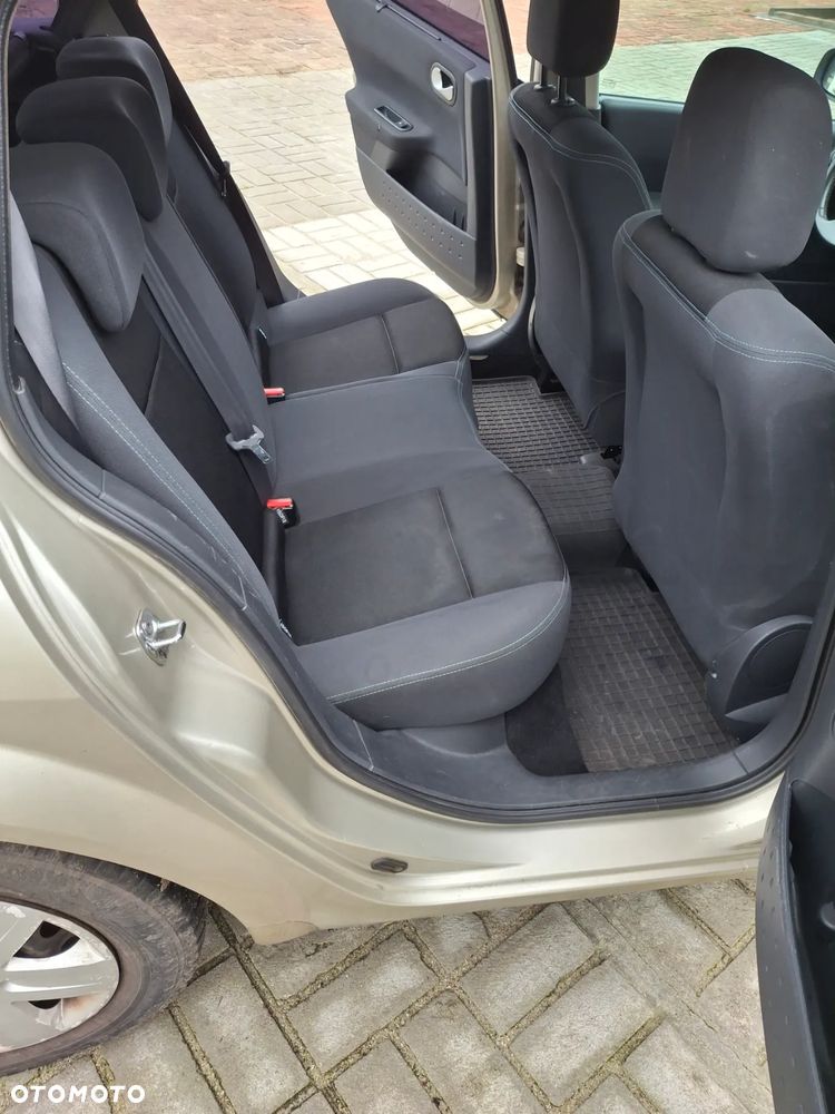 Renault Megane 1.4 16V Alize - 10