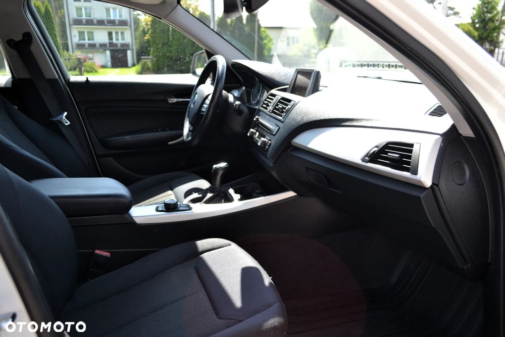 BMW Seria 1 118i Sport Line - 9