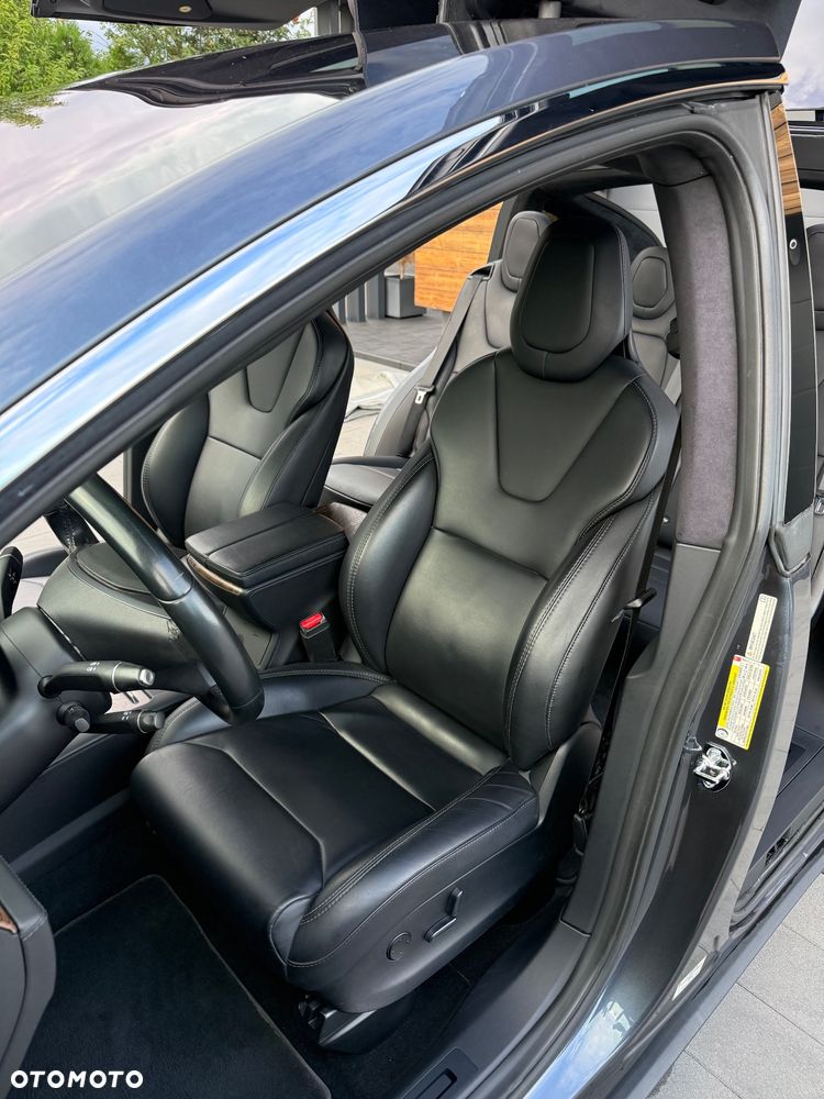 Tesla Model X Long Range Plus - 12