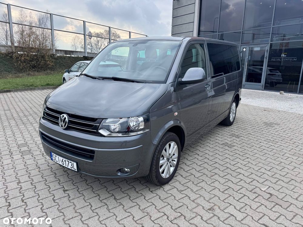 Volkswagen Caravelle - 1