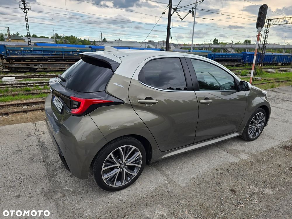 Toyota Yaris 1.5 Selection Elegant - 13